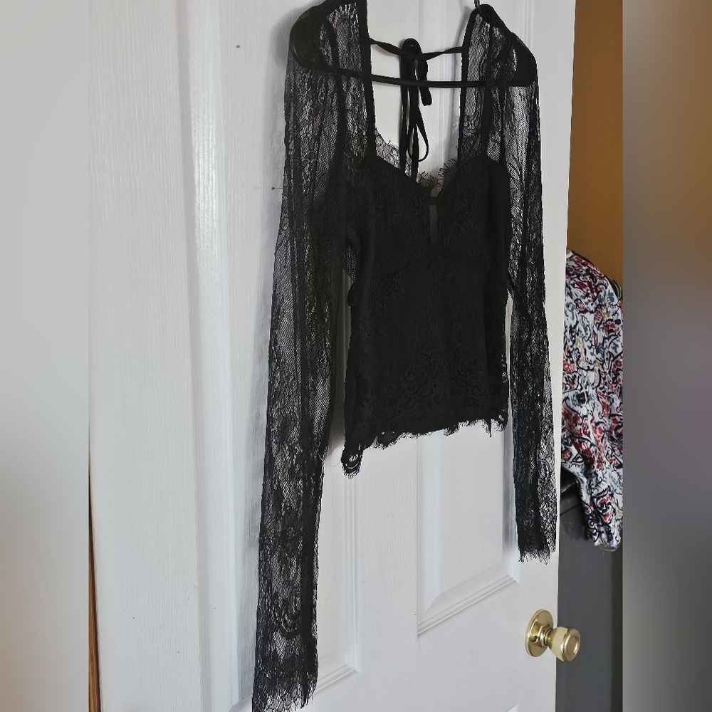 Chic Black Lace Blouse for Women - Picture 3 of 10